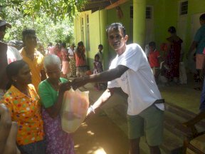 Indika in Sri Lanka working for Sunny-Sid3Up Charity
