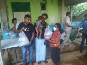 COVID food distribution in Sri Lanka